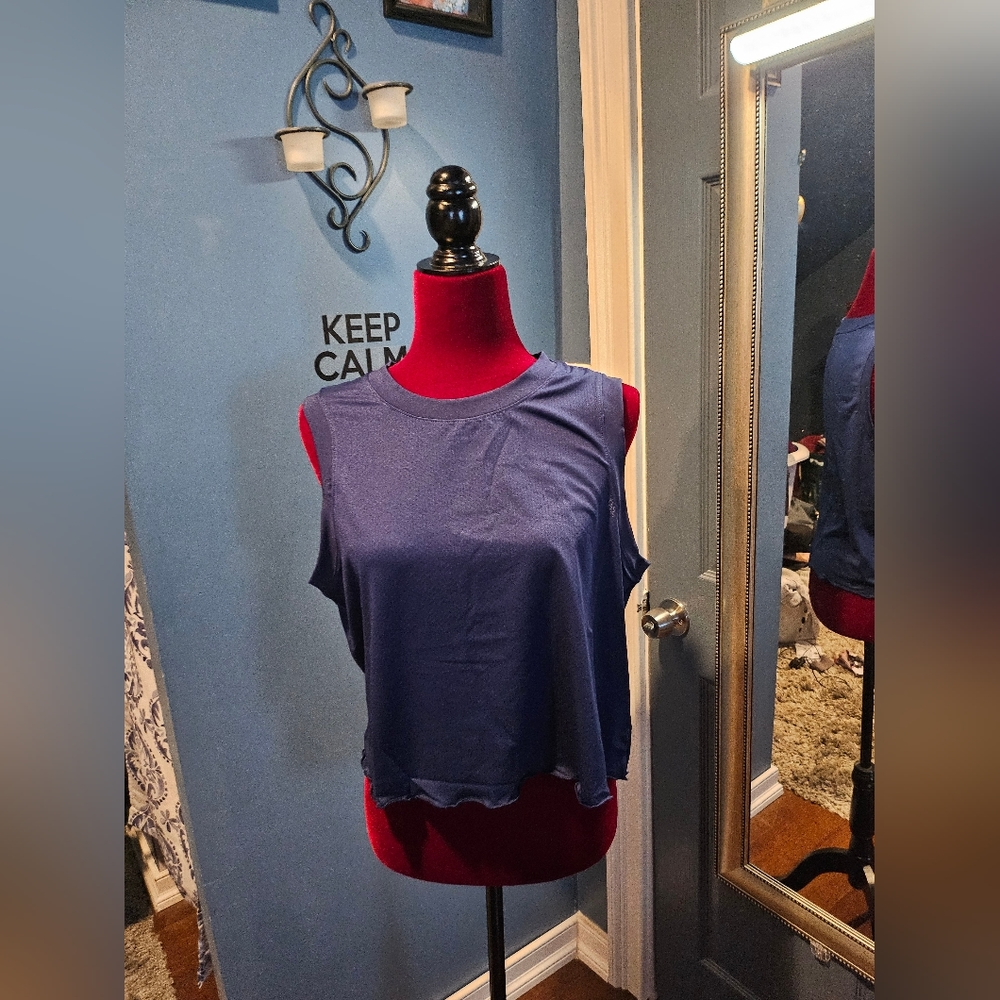 Wavvy cropped blue t shirt sz Large
